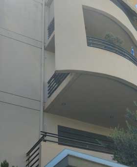 Εργασίες:Επιδιωρθωση εμφανων μπετων σε μπαλκονι